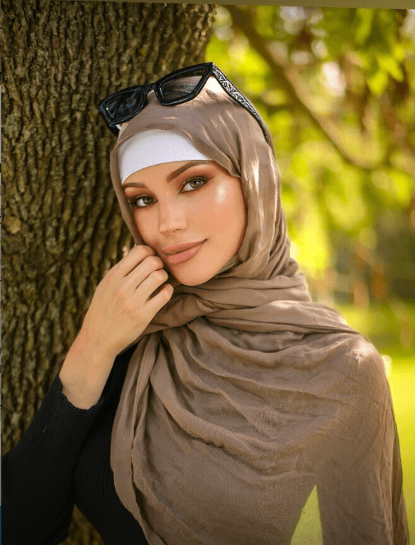 Julia Мansour OnlyFans - @j.mansour