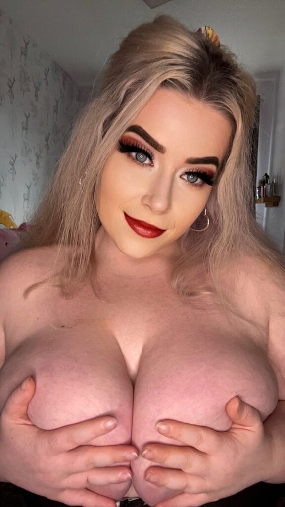 Amelia Skye OnlyFans - @ameliaskye