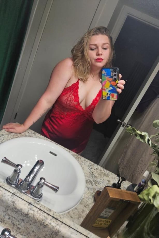 Cora Grey OnlyFans - @creamycupcake
