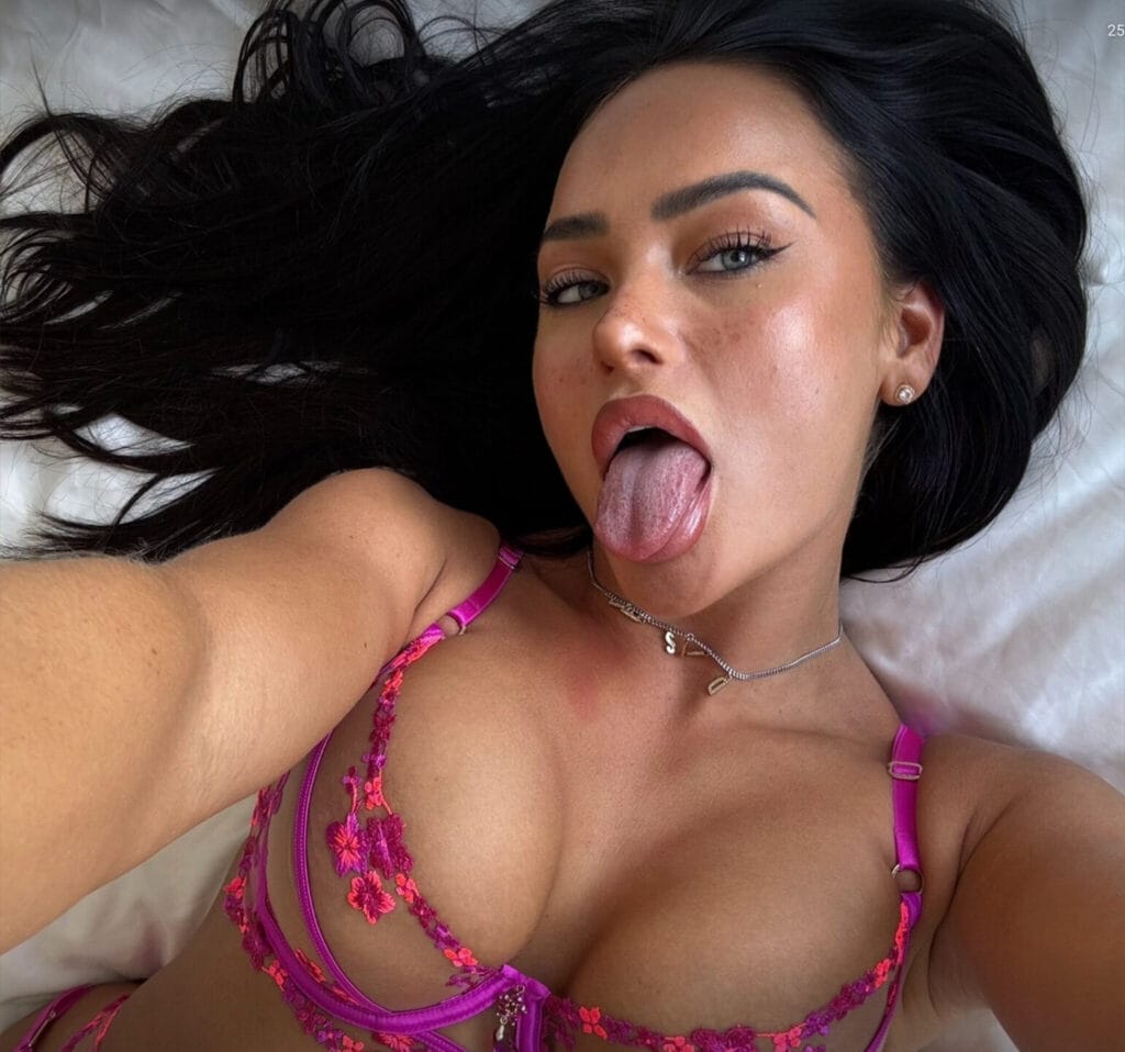 Courtney OnlyFans - @courtneyhodgson