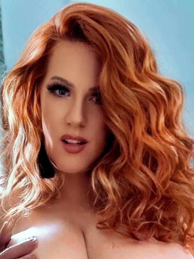 Foxy English Redhead OnlyFans - @foxxxyer