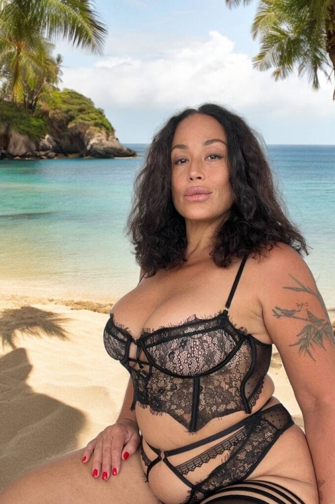 Naziko OnlyFans - @honeybanana1