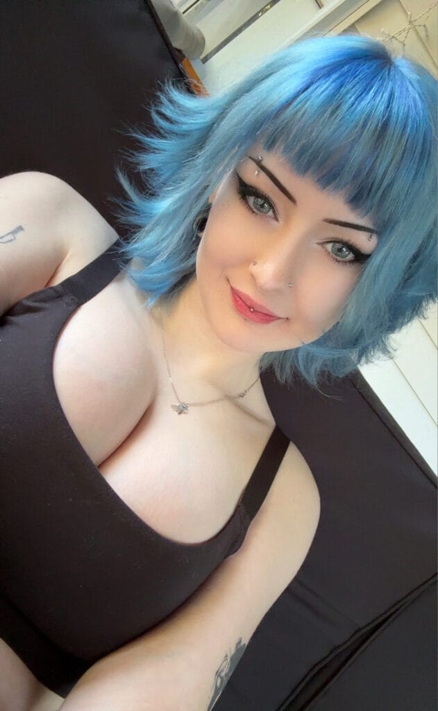 Blue #1 big titty goth gf on OF OnlyFans - @lavenderthief