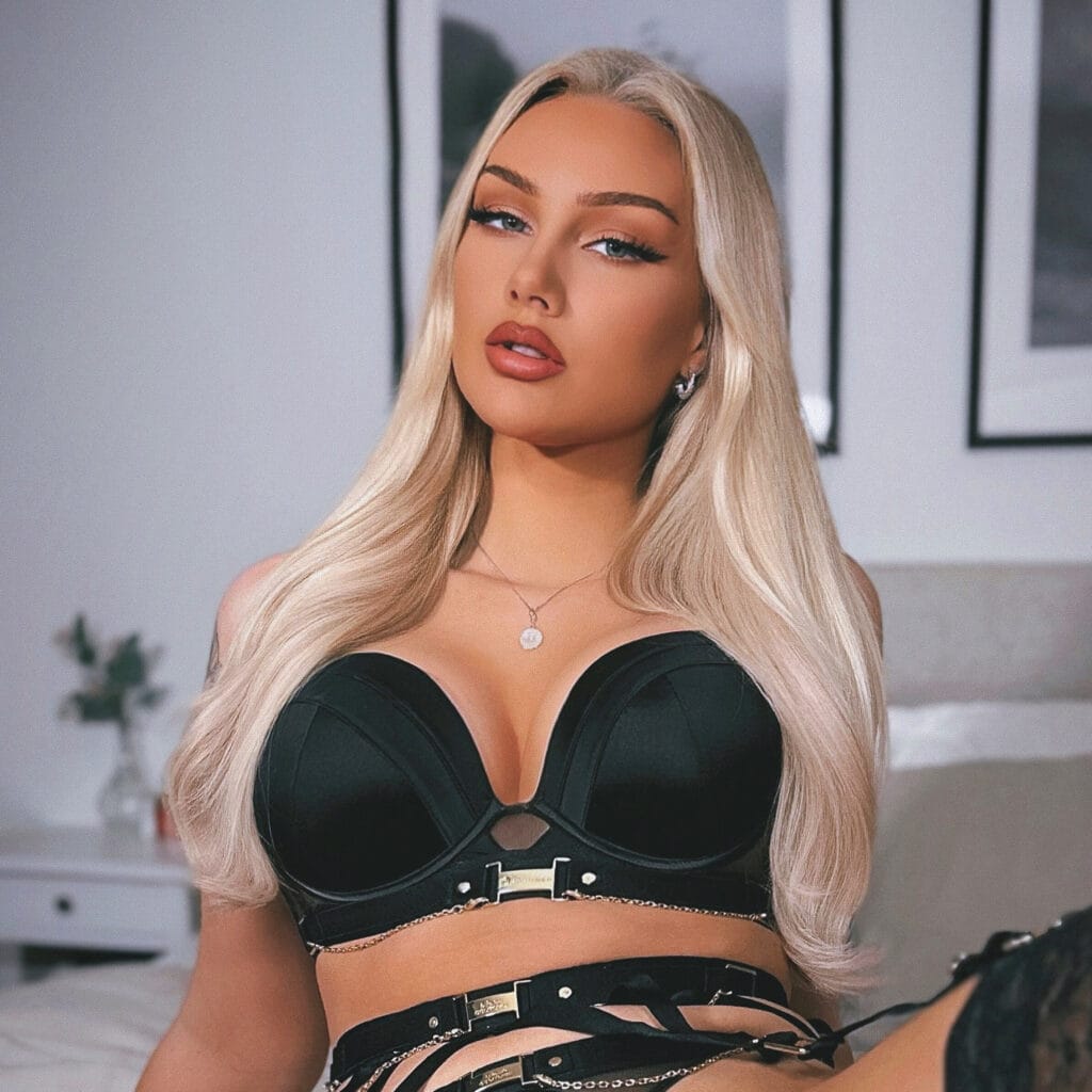 Linny Nova OnlyFans - @linnynova