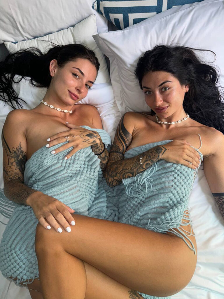 Bella & Eliza OnlyFans - @theserenotwins